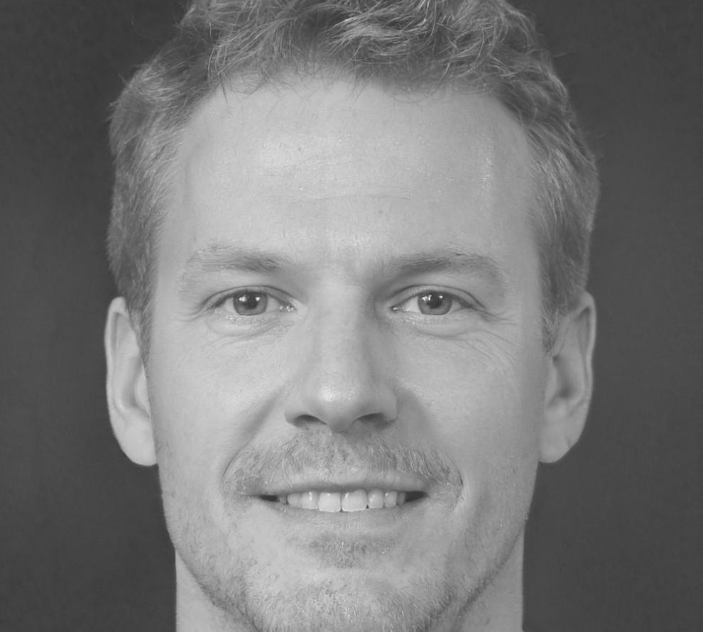 Finanzberater Prof. Weber